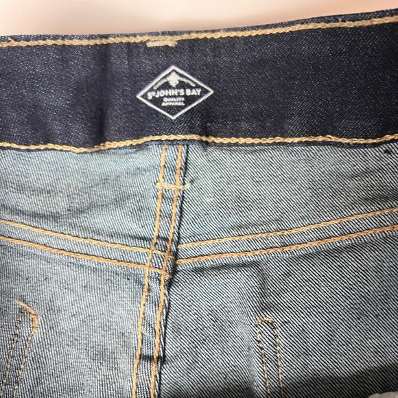 St John's Bay Women's Dark Wash Bermuda Style Shorts Sz 8 - Picture 2 of 9